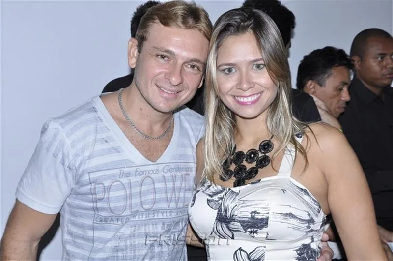 Nicole Bahls Desfila Em Evento Na City