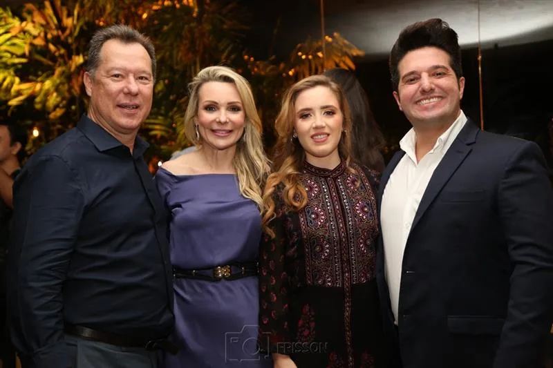 Carlos, Rebeca Fujita, Isabella Ney e Pedro Gurjão