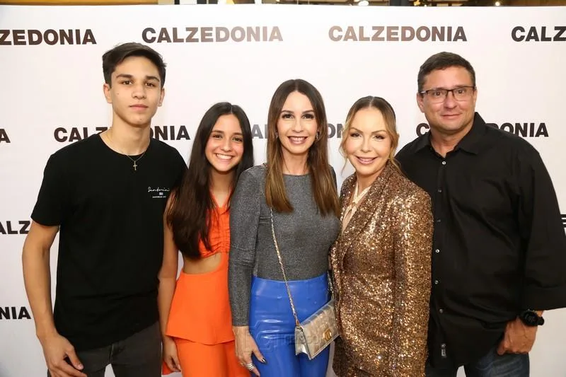 Enzo, Valentina e Michelle Viana, Ingrid e Marcelo Romero