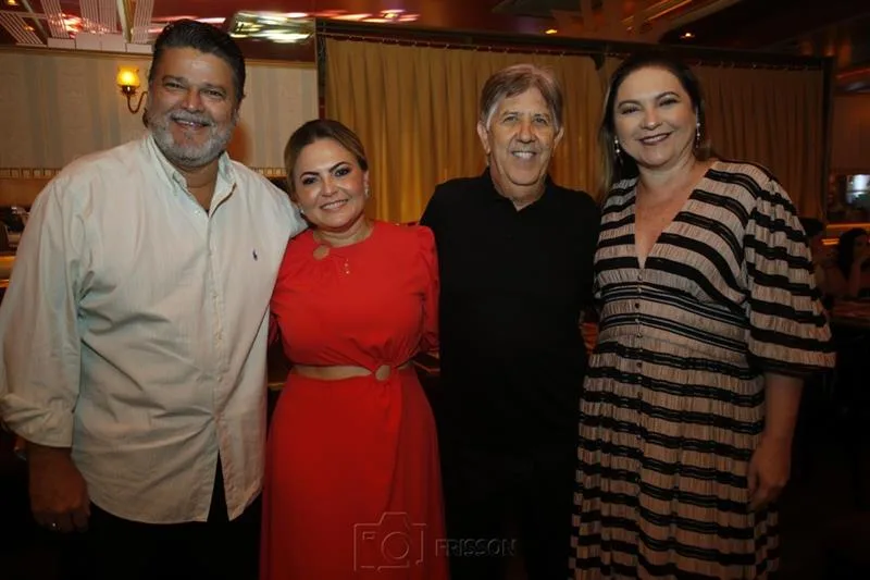 Colombo Cialdini, Tatiana e Ângelo Oliva e Lili Cialdini