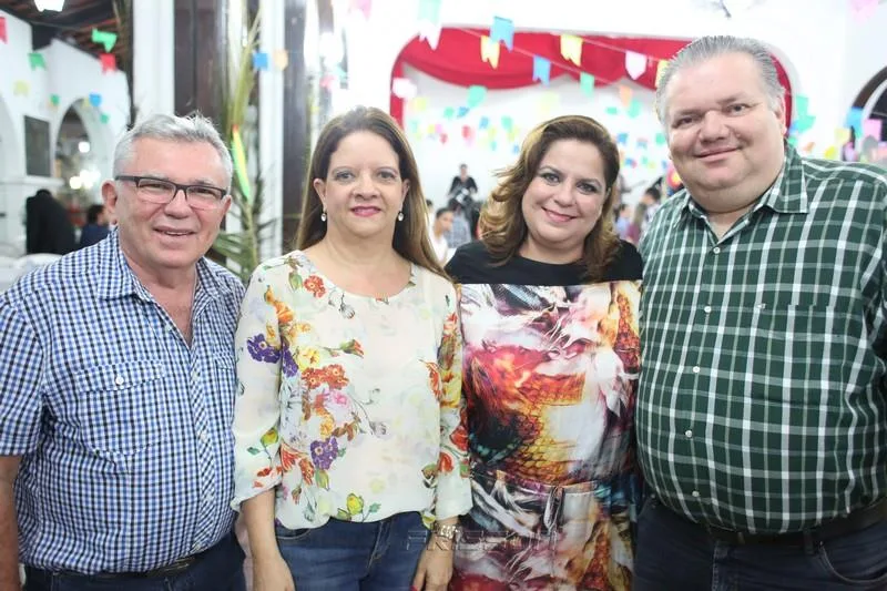 Eliardo e Kátia Santos, Evelin e Pedro Jorge Medeiros