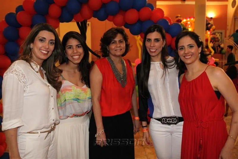 Adriana, Denise, Márcia, Daniella e Romina Cavalcante