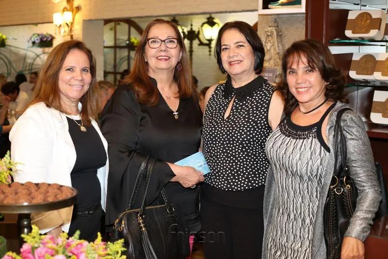 Aniversário Surpresa de Eliane Novais