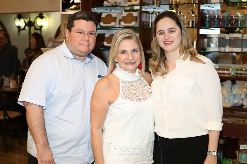 Fernando Henrique Dias, Rosangela Souza e Laura Mota