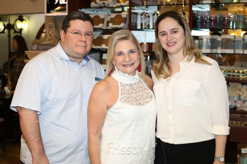 Fernando Henrique Dias, Rosangela Souza e Laura Mota