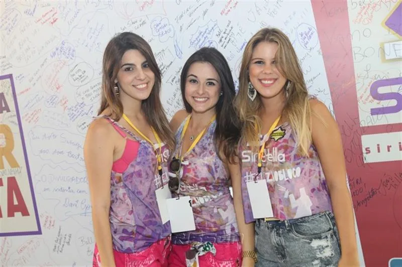 Alessandra Dourado, Mirela Ximenes e Carol Dourado