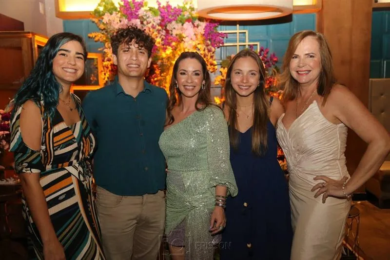 Amanda Arruda, Iago Mota, Michelle Viana, Aimee e Desiree Mota