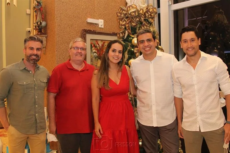 Giovano Ferrarezi, Juliano Mendonça, Marina Montenegro, Rodrigo Tavares e Erick Fontenele