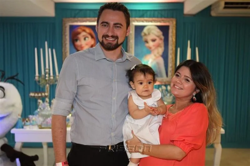 Andre Sousae Maria Clara Almeida e Marina Sousa