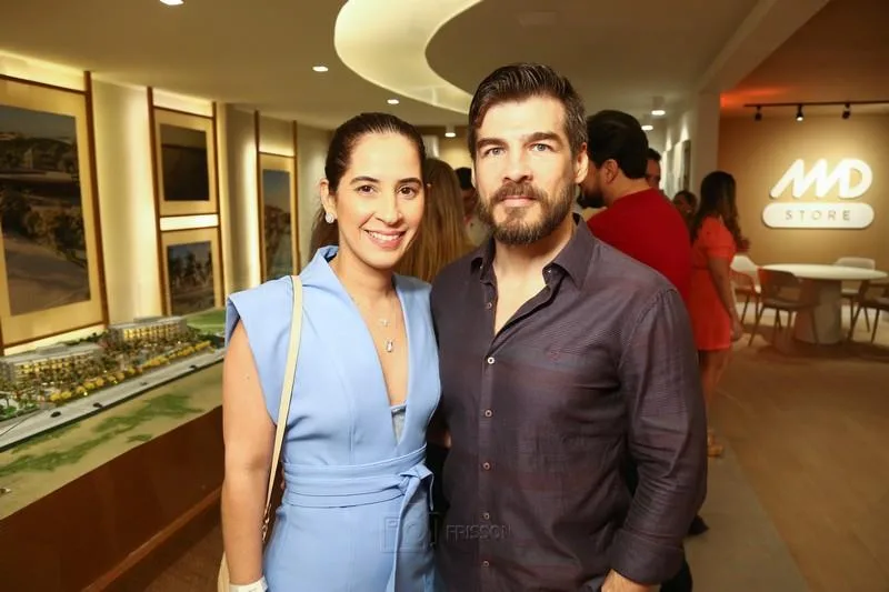 Caroline Ximenes e Esdras Reis