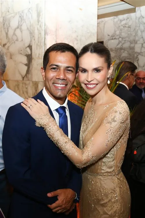 Cláudio Leite e Gabriella Aguiar