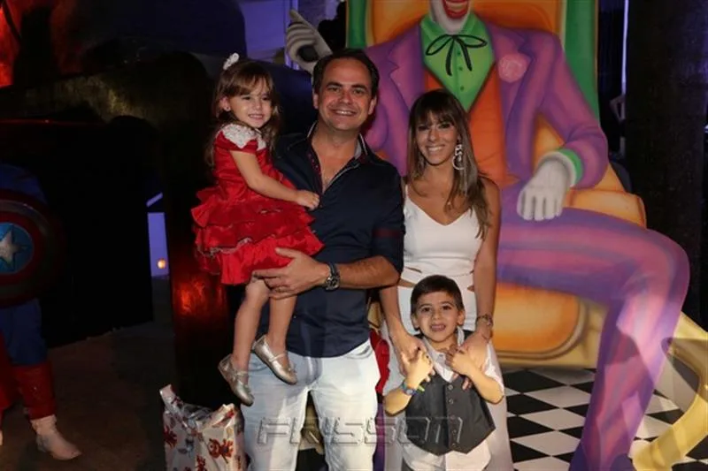 Carioca do Pânico e família