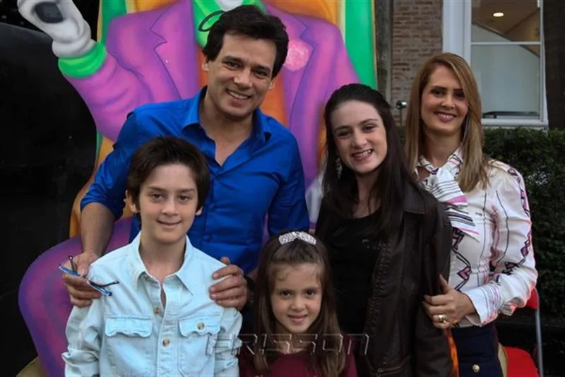 Celso Portiolli com sua família
