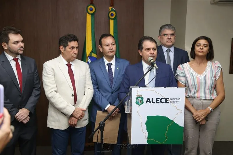 Assembleia Legislativa do Ceará lança projeto "Vem pra Alece"