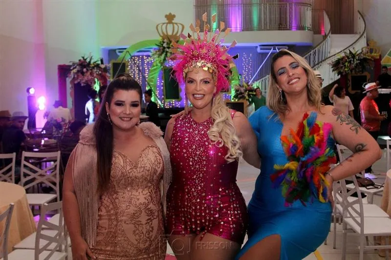 Aline Prado, Rafaela Sousa e Gisele Tilly