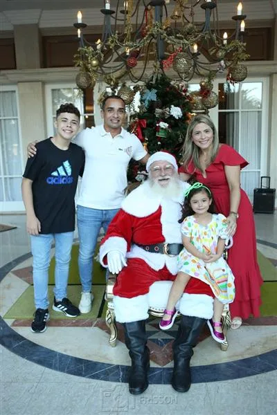 Cauã Assunção, Renan Cruz, Papai Noel, Lis e Carol Assunção