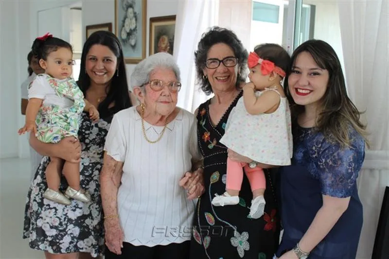 Ana Leticia, Tereza Cristina, Antonieta Teles, Waldileny Teles, Maria Cecilia e Nicolle Matos