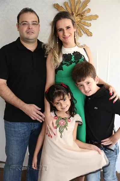 Aline, Tom, Luca e Lara Freire