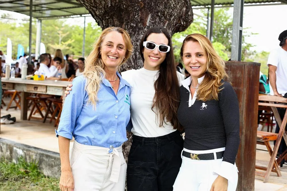 Cátia Nascimento, Beatriz Memória e Camila Fragoso (2)