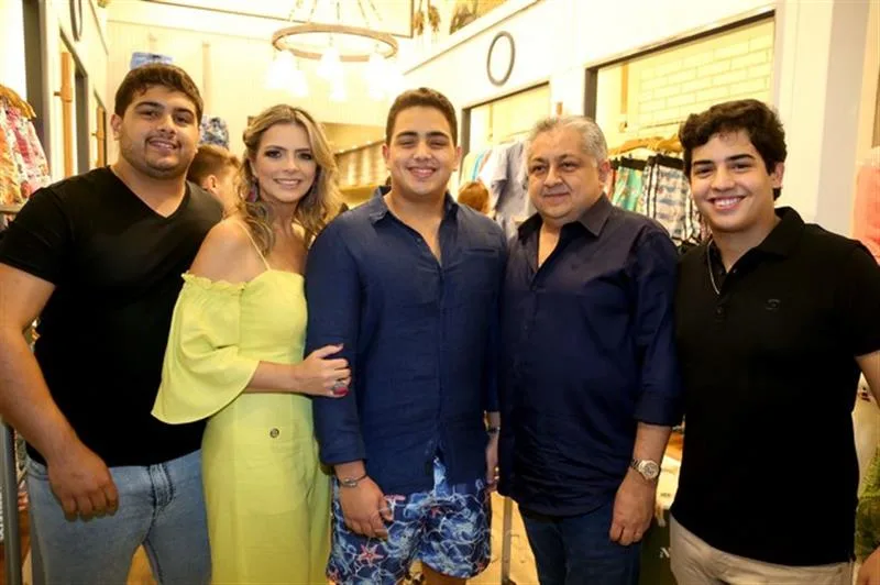 João vitor, Tais, Rafael, Adriano e Felipe Pinto