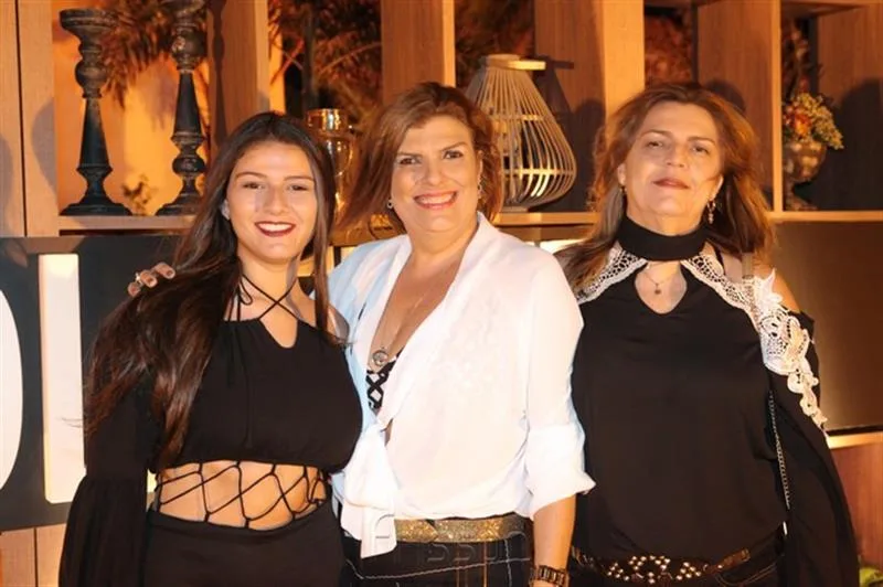 Beatriz Barros, Carla e Nair Albuquerque