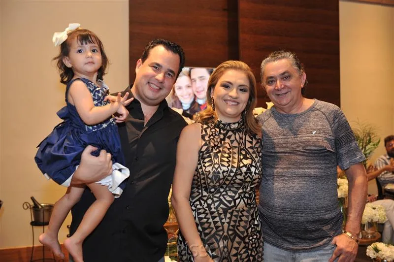 Julia, Alexandre, Michelle Bezerra e Sebastião Dantas