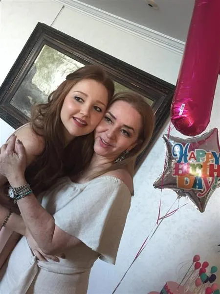 Larissa e Sandra Fujita
