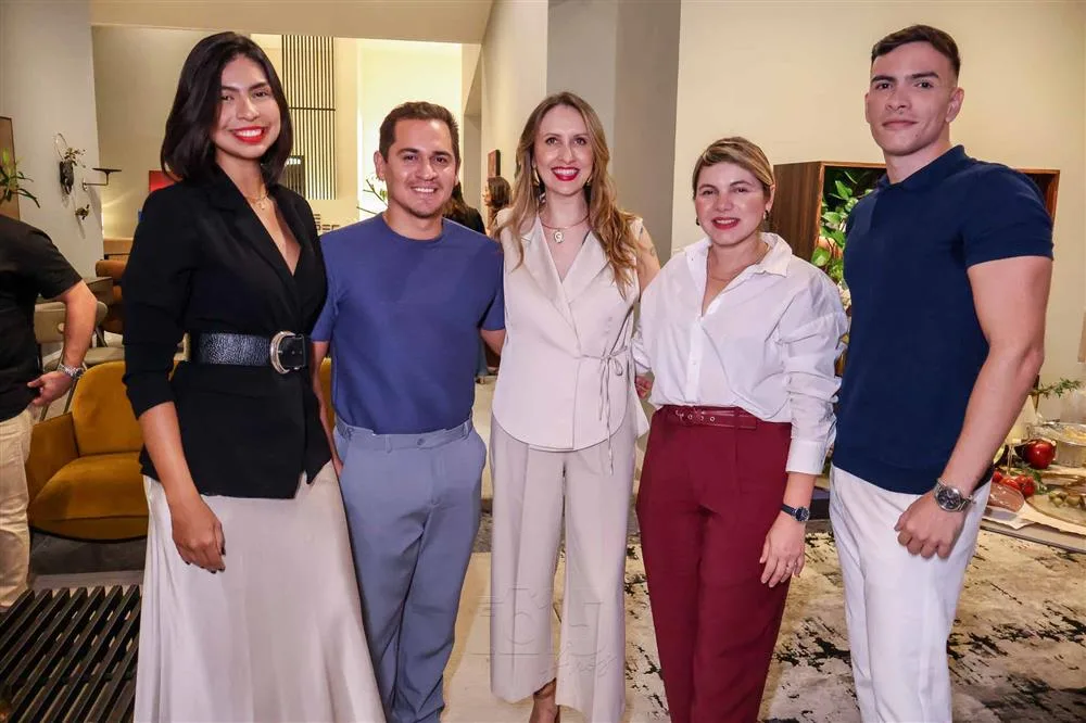 Alexa Melo, Mateus Castro, Claudia Salgado, Brenda Oliveira e Ícaro Marques