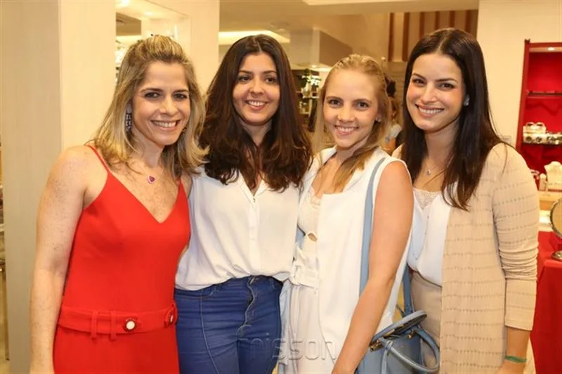 Carla Nogueira, Lia Feijó, Natalia e Raquel Petrone