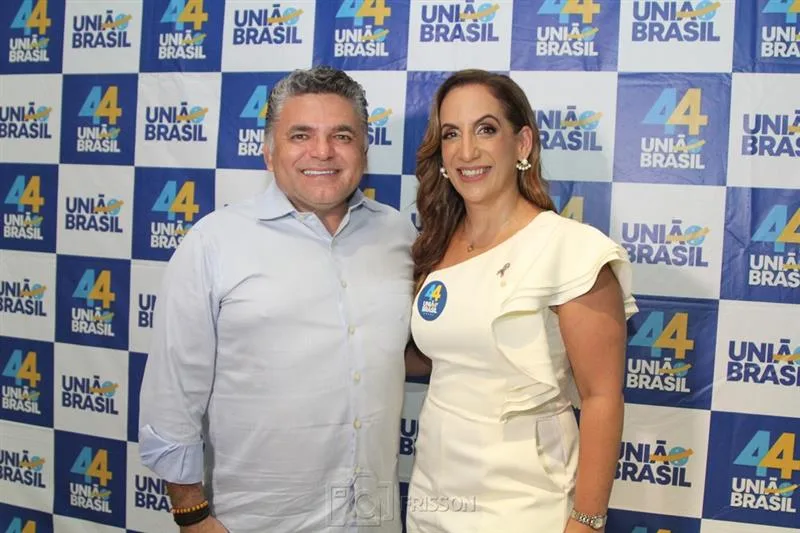 Deuzinho Filho e Kamila Cardoso