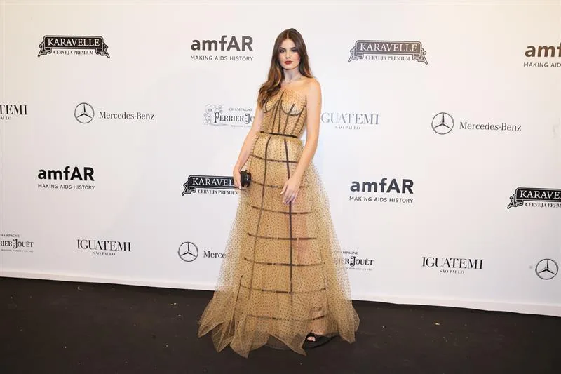 Camila Queiroz