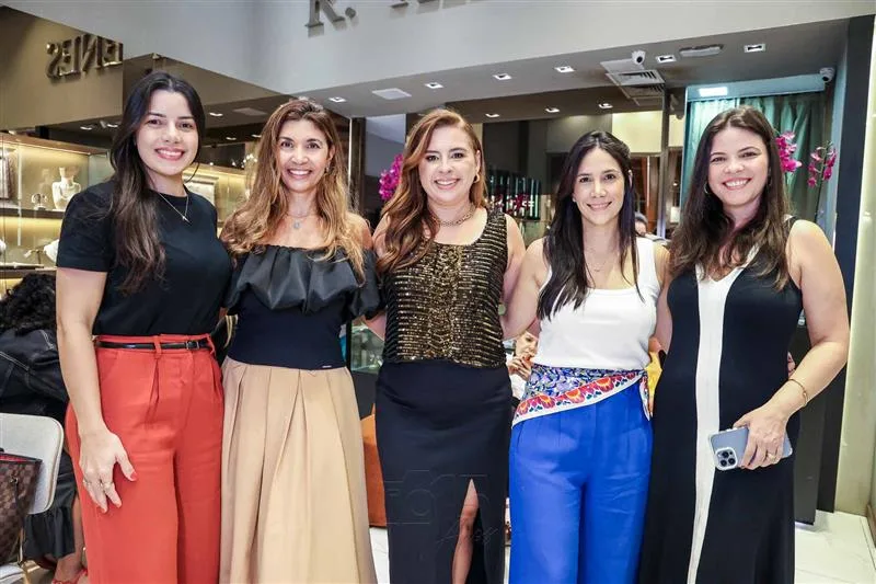 Amelia Maya, Antonia Roubert, Camila Ximenes, Daniella Castelo Branco e Ana Claudia Machado