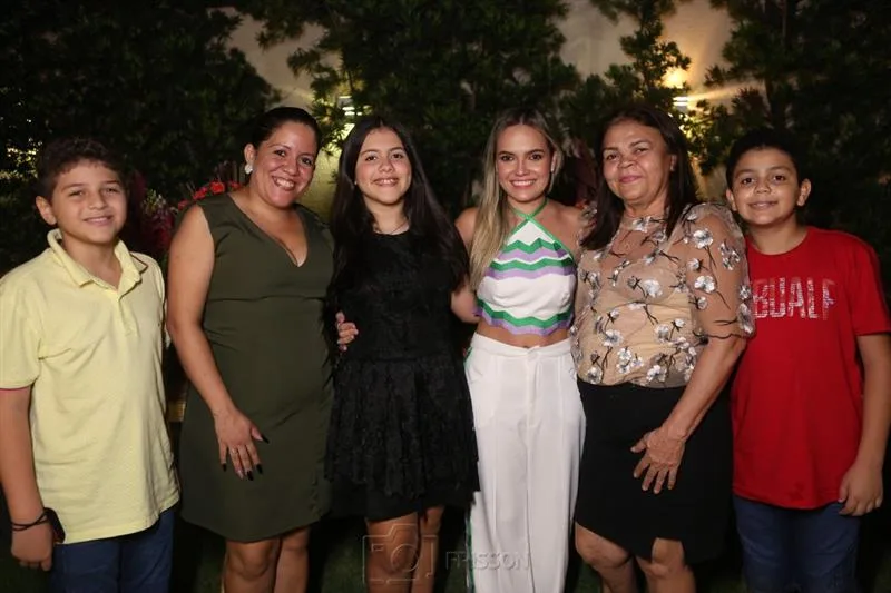 André Willian, Arina Lima, Maria Júlia, Bárbara Rabelo, Juliana e Arthur Alexandre