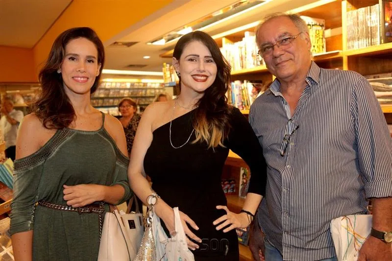 Caroline Galvão, Carol Mendonça e Moacir Saboia