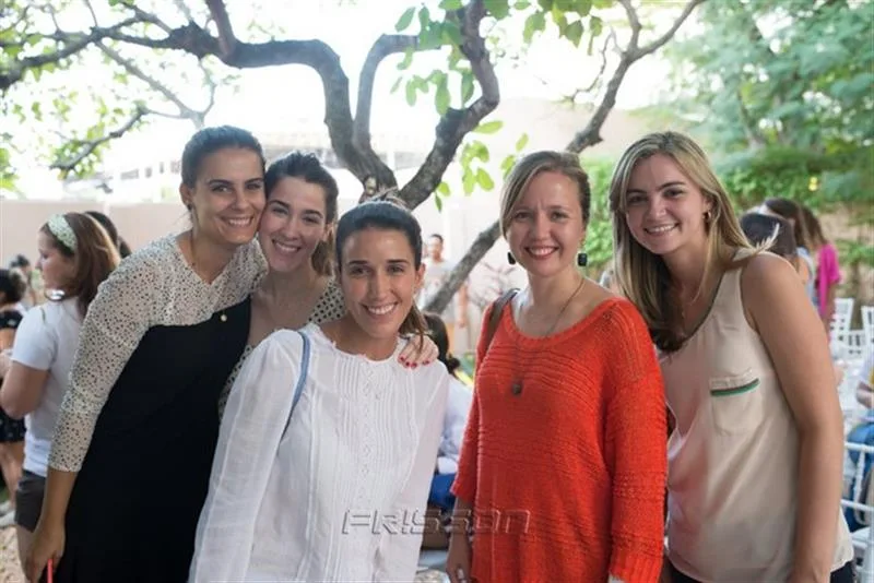 Debora Bandeira, Sarah Brasil, Mariana Lima, Viviane Ferrão e Isabela Marques