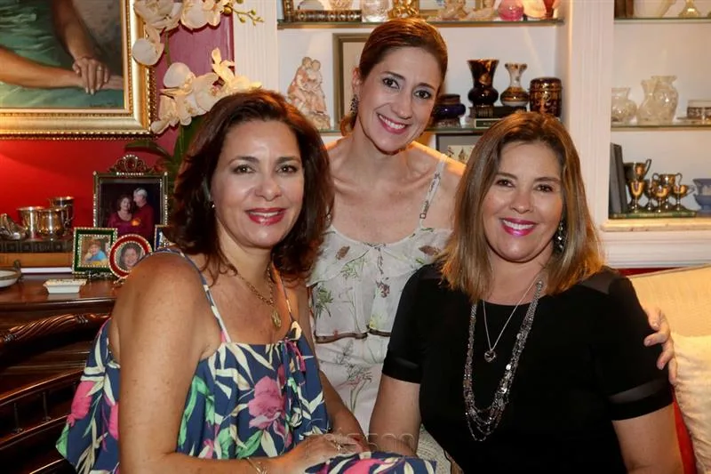 Claudia Leitão, Vivian Albuquerque e Jaqueline Soares