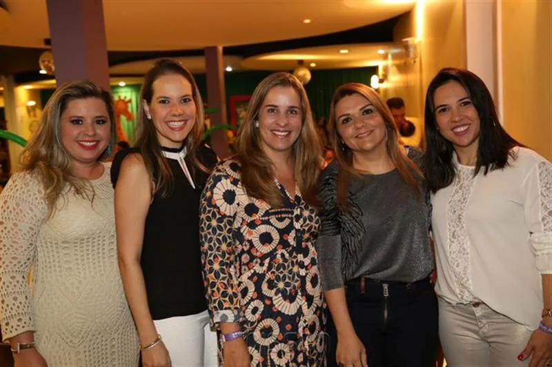 Camila Mendes, Thaty Arruda, Leticia Targino, Elayne Oliveira e Alaide Pontes