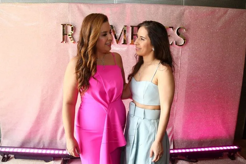 Camila e Carol Ximenes