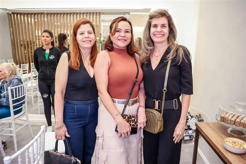 Ivana Maia, Marinalda Ribeiro e Hélida Escóssio