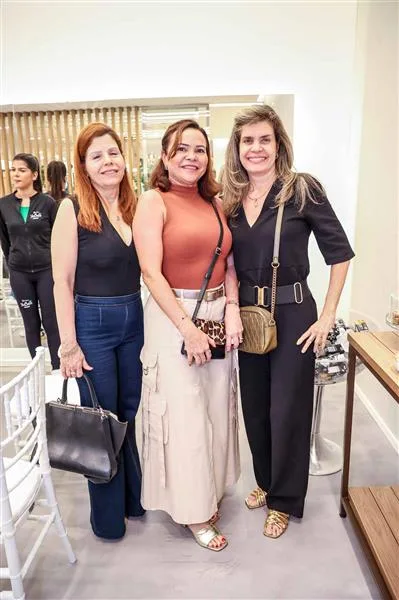 Ivana Maia, Marinalda Ribeiro e Hélida Escóssio