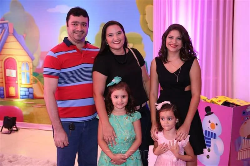 Anderson Freitas, Karina Cavalcante, Aline Lopes, Maria Elisa e Ana Alice Cavalcante
