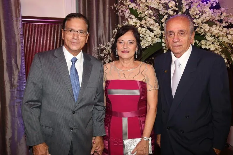 Beto e Ana Maria Studart e João Guimarães