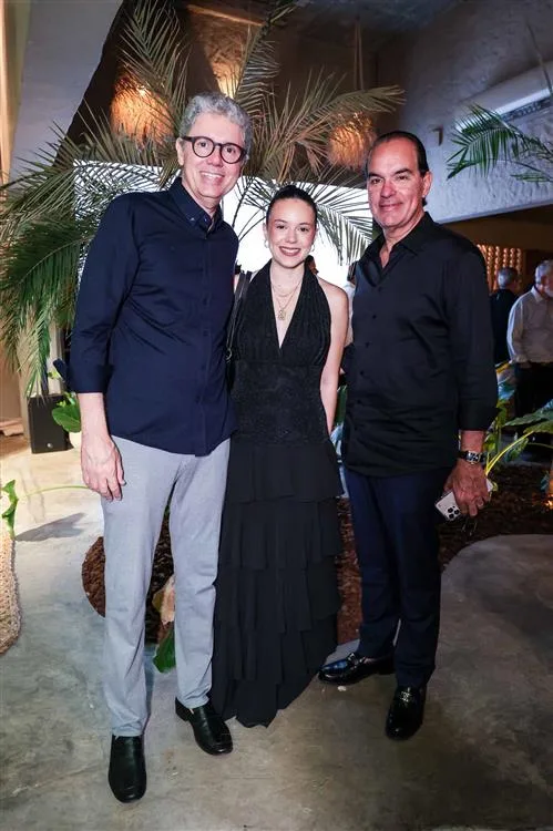 Augusto, Isabela e leonardo Albuquerque