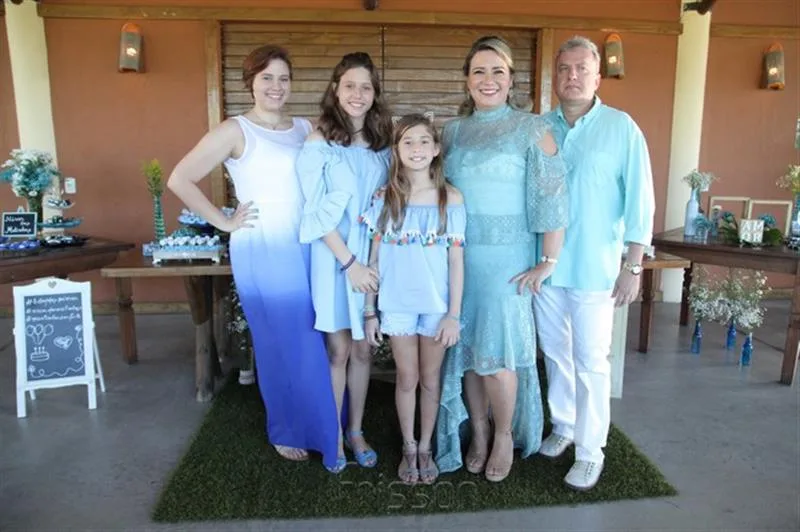 Amanda, Milena, Manuela, Luciana e Régis Mota