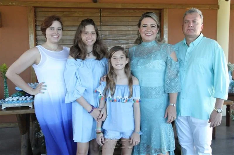 Amanda, Milena, Manuela, Luciana e Régis Mota
