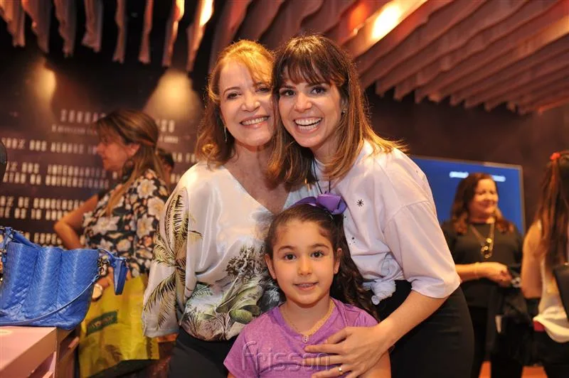 Angela Cunha, Roberta e Carol Bezerra