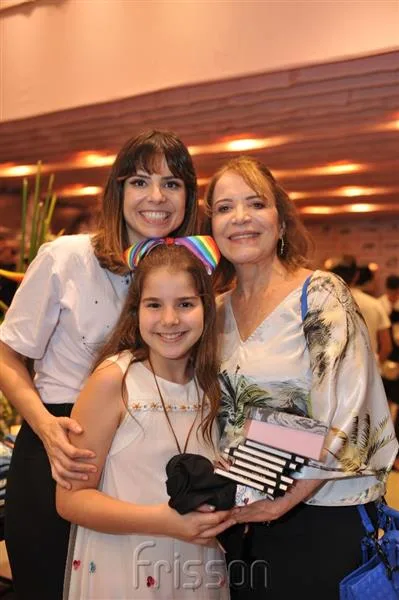 Carol e Isabela Bezerra e Angela Cunha