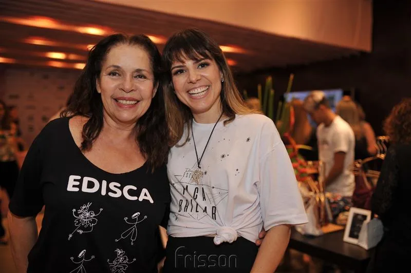 Dora Andrade e Carol Bezerra