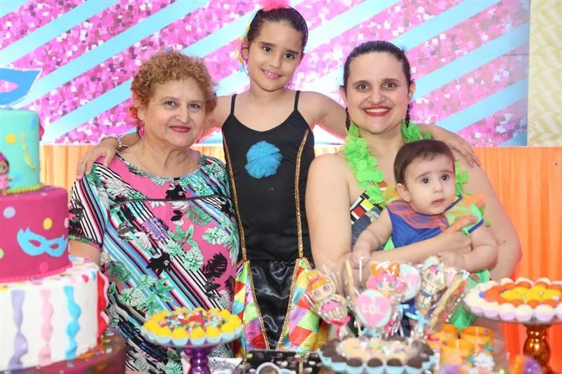 Ismênia Ribeiro, Rebeca, Letícia e Joshua