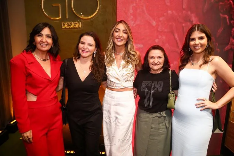 Eliane Gomes, Christianny Diógenes, Maria Dolores, Luzia Maia e Eloisa Gomes